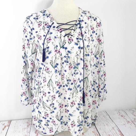 Tahari Floral Lace Up V-Neck Tassel Top (100-3) - Picture 1 of 8